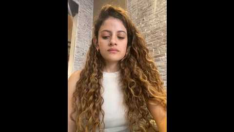 Media: alana15 Stripchat 2024-10-04 21:54:00