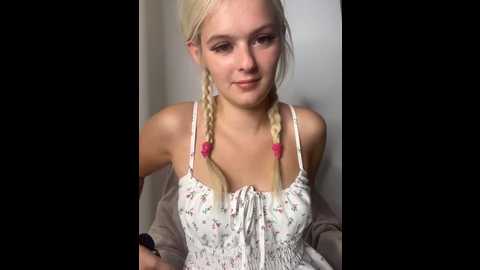 Media: allylove03 Stripchat 2024-10-04 18:10:00