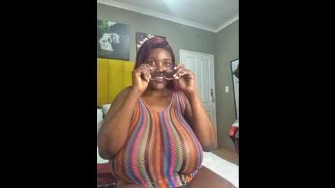 Media: bustygoddess32 Stripchat 2024-10-04 01:32:00