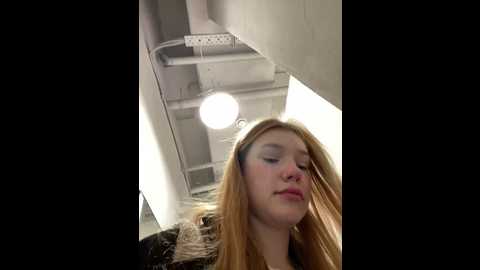 Media: honey___hot Stripchat 2024-10-04 12:34:00