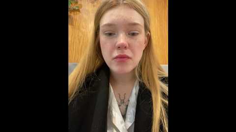 Media: honey___hot Stripchat 2024-10-04 14:32:00