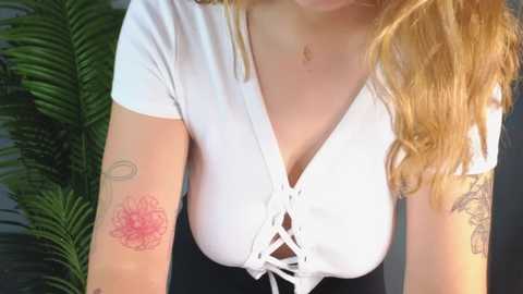 Media: kiralite_ Stripchat 2024-10-04 13:25:00