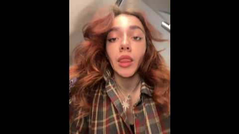 Media: lily__belle Stripchat 2024-10-04 13:24:00