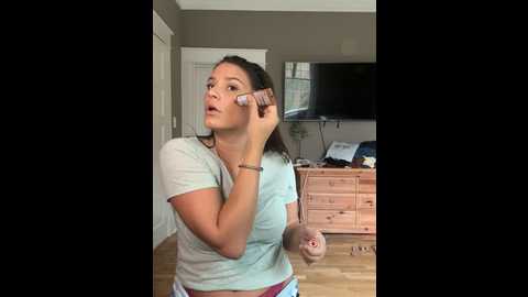 Media: misslola2 Stripchat 2024-10-04 18:52:00