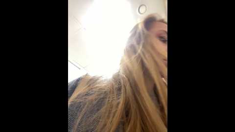 Media: sweet___emily Stripchat 2024-10-04 19:25:00
