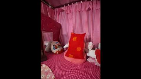 Media: sweetieme Stripchat 2024-10-04 05:25:00