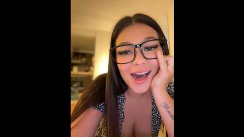 Media: alyshanon18 Stripchat 2024-10-05 22:02:00