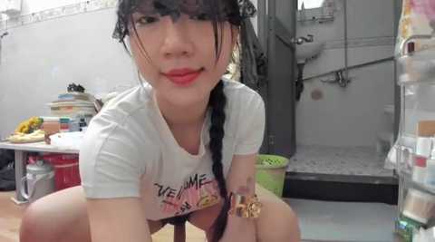 Media: kagami_suzuki Stripchat 2024-10-05 15:17:00