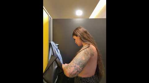 Media: tattoogirlalia Stripchat 2024-10-05 10:49:00