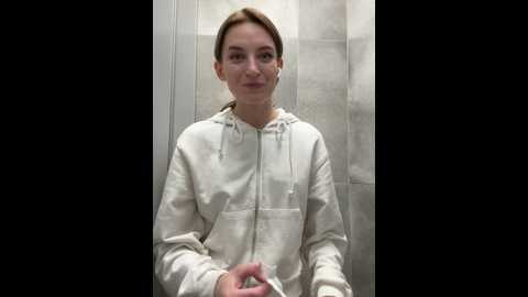 Media: _angelari_ Stripchat 2024-10-06 00:14:00