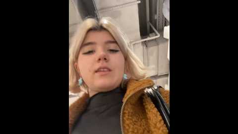 Media: baby__naughty Stripchat 2024-10-06 15:07:00