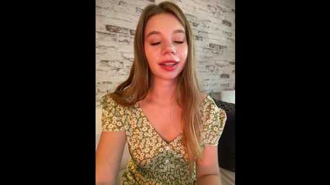 Media: bella_suns Stripchat 2024-10-06 04:43:00