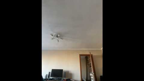 Media: charming_evaa Stripchat 2024-10-06 08:34:00