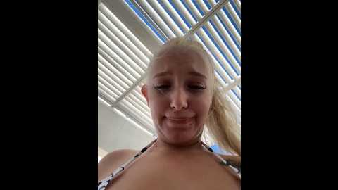 Media: milkyy_wway Stripchat 2024-10-06 09:54:00