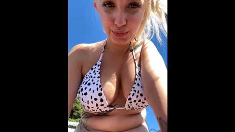 Media: milkyy_wway Stripchat 2024-10-06 10:05:00