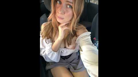 Media: puzdosia Stripchat 2024-10-06 08:02:00
