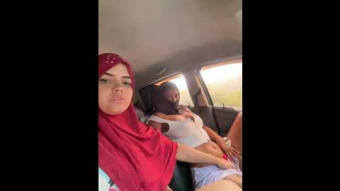 Media: arab_rainbow_girls Stripchat 2024-10-07 15:07:00