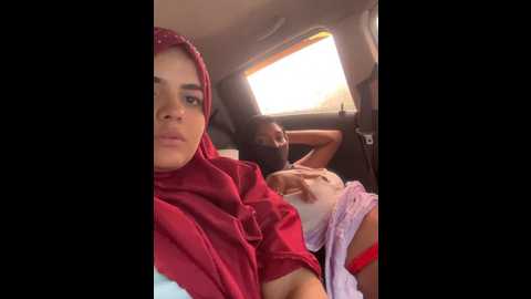 Media: arab_rainbow_girls Stripchat 2024-10-07 16:14:00
