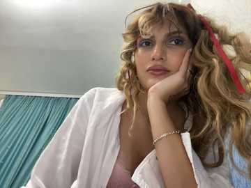 Media: gumusguray Stripchat 2024-10-07 05:03:00