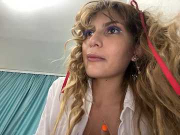 Media: gumusguray Stripchat 2024-10-07 07:00:00