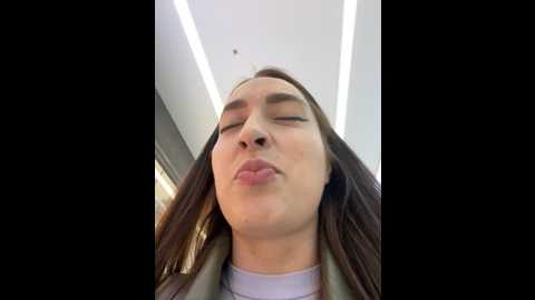 Media: holly_play Stripchat 2024-10-07 09:11:00