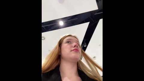 Media: honey___hot Stripchat 2024-10-07 14:57:00