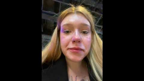 Media: honey___hot Stripchat 2024-10-07 18:04:00