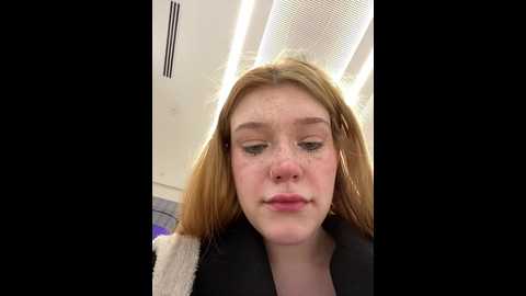 Media: honey___hot Stripchat 2024-10-07 18:49:00