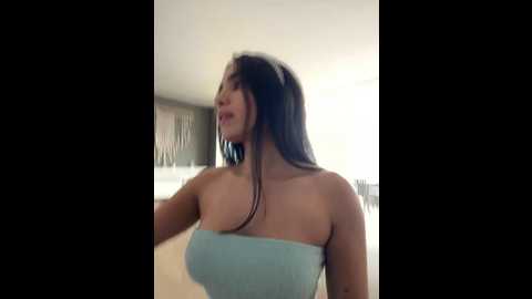 Media: irish_collins Stripchat 2024-10-07 19:50:00