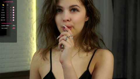 Media: karinbates Stripchat 2024-10-07 13:12:00