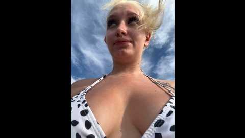 Media: milkyy_wway Stripchat 2024-10-07 12:52:00