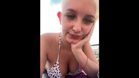 Media: milkyy_wway Stripchat 2024-10-07 13:10:00
