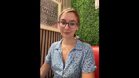 Media: the_snowwhitee Stripchat 2024-10-07 10:05:00