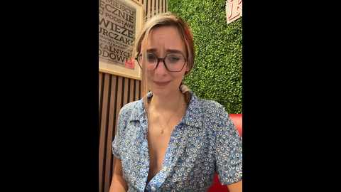 Media: the_snowwhitee Stripchat 2024-10-07 11:15:00