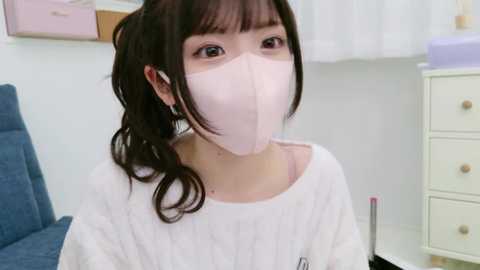 Media: _minami_ Stripchat 2024-10-08 16:00:00