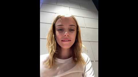 Media: enjoy_my_beauty Stripchat 2024-10-08 05:40:00