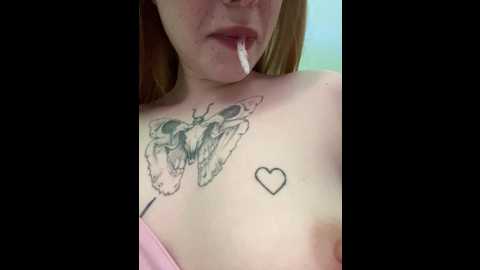 Media: honey___hot Stripchat 2024-10-08 14:14:00