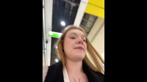 Media: honey___hot Stripchat 2024-10-08 18:00:00