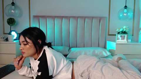Media: jasmine_lander Stripchat 2024-10-08 20:20:00