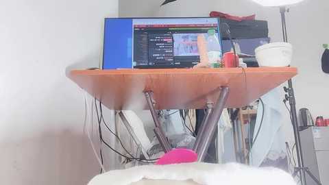 Media: krismil3 Stripchat 2024-10-08 04:07:00
