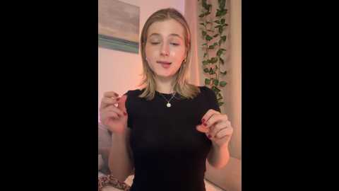 Media: lunarase Stripchat 2024-10-08 15:05:00