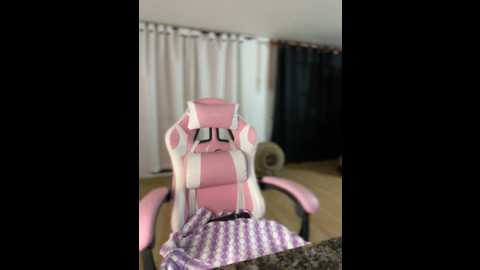 Media: miajones21 Stripchat 2024-10-08 00:14:00