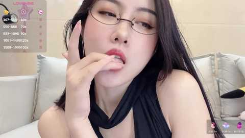 Media: ruoling_19 Stripchat 2024-10-08 18:30:00