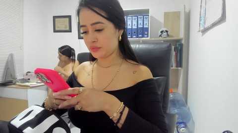 Media: sara_fun Stripchat 2024-10-08 18:17:00