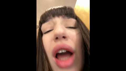 Media: sophie_avory Stripchat 2024-10-08 16:47:00