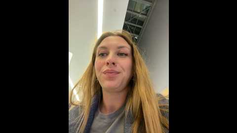 Media: sweet___emily Stripchat 2024-10-08 17:40:00