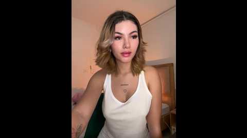 Media: your_honeey Stripchat 2024-10-08 02:04:00