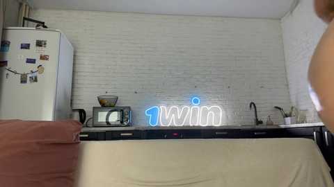 Media: al1ce_fox Stripchat 2024-10-09 22:28:00
