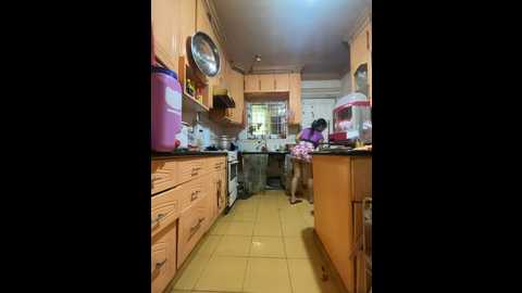 Media: sweetieme Stripchat 2024-10-09 01:00:00