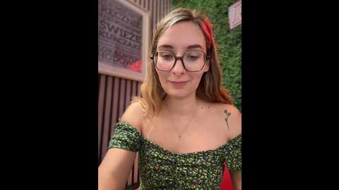 Media: the_snowwhitee Stripchat 2024-10-09 10:51:00
